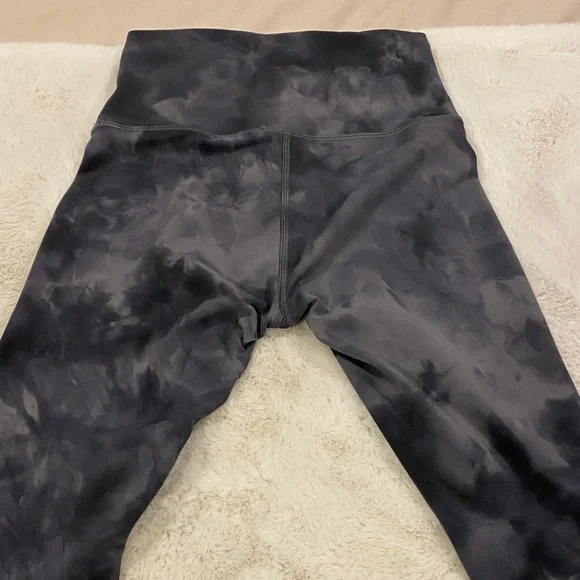Lululemon Leggings Size 4 - Picture 8 of 9
